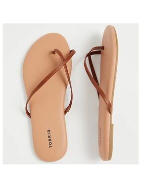 NEW TORRID COGNAC FAUX LEATHER CRISSCROSS TOE RING FLIP FLOPS SZ 7 NWOT